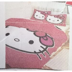 Hello Kitty Duvet Set with 2 Pillow Shams I. Twin Size. New